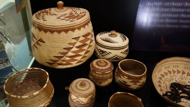 Cestas elaboradas por estos pueblos originarios. 