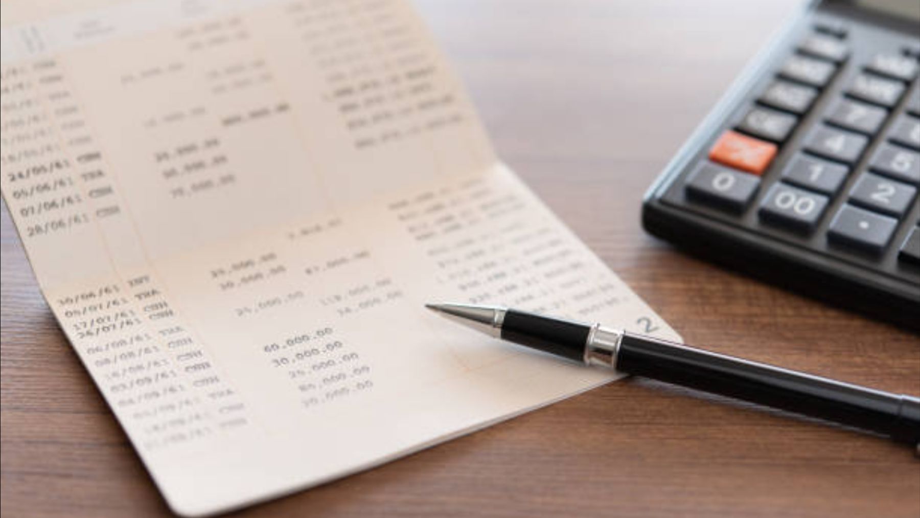 El Banco de España manda un aviso a las personas con cuentas conjuntas: no podrás sacar dinero si uno fallece