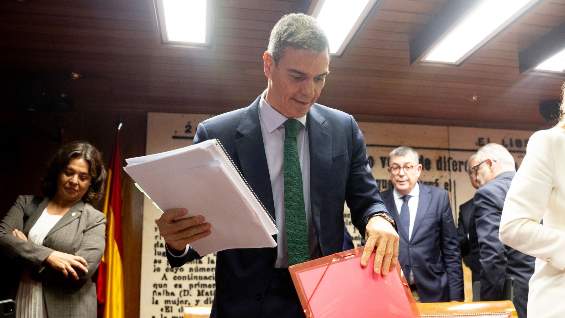 El Senado avisa a Sánchez que habrá consecuencias jurídicas si no comparece en el Pleno sobre Adamuz