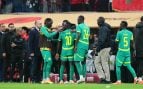 Momento de la polémica en la final de la Copa África entre Marruecos y Senegal.