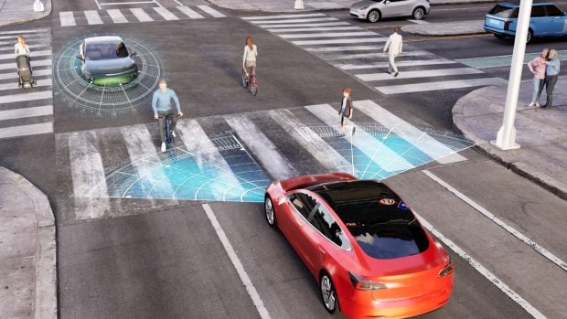 coches-electricos-peatones paso de cebra