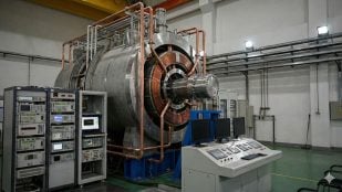 China logra un nuevo récord mundial con un imán superconductor 700.000 veces más fuerte que el campo magnético terrestre.