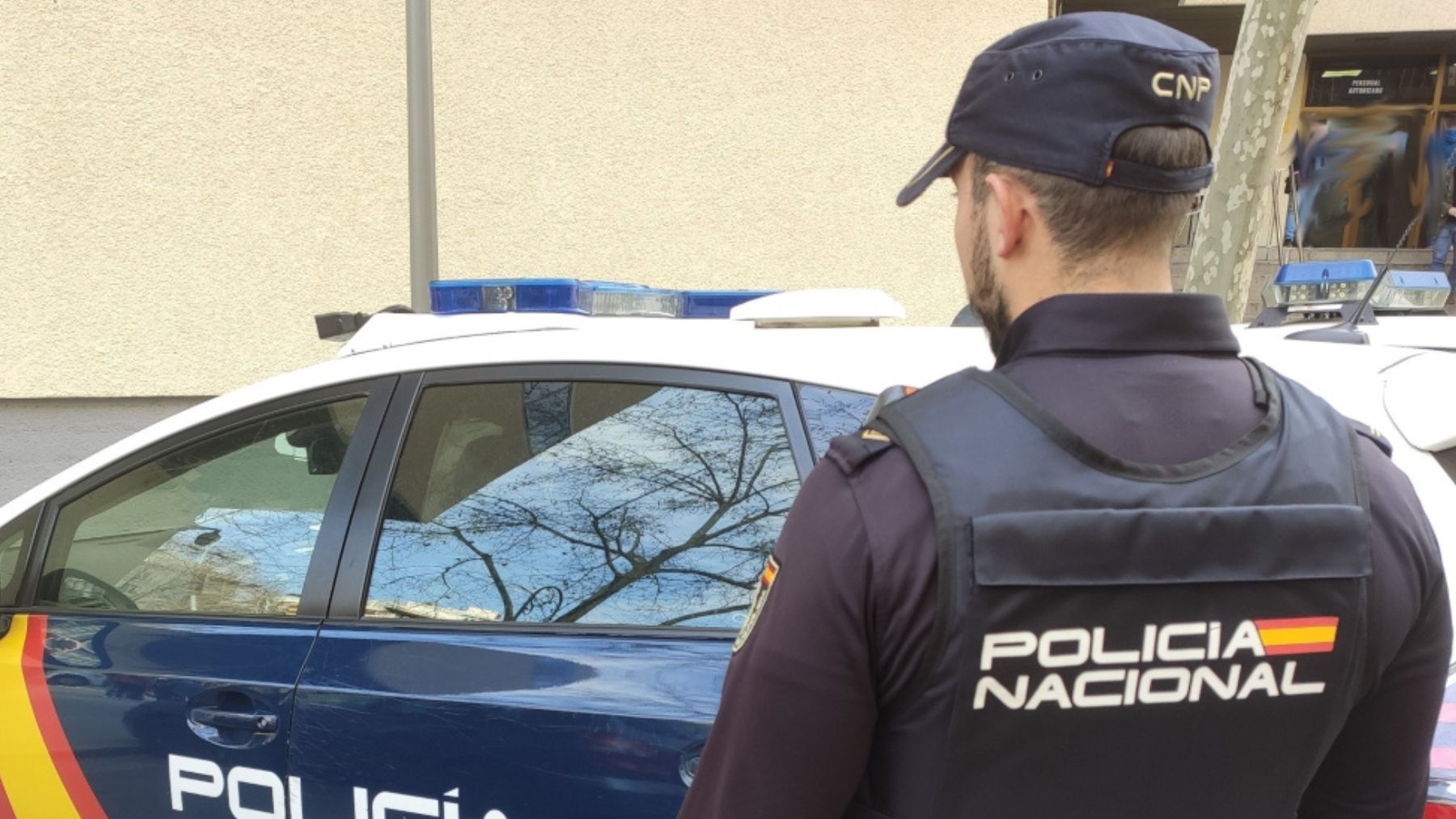 Un hombre se da a la fuga tras matar a su madre apuñalada 20 veces y herir a su padre en Algeciras