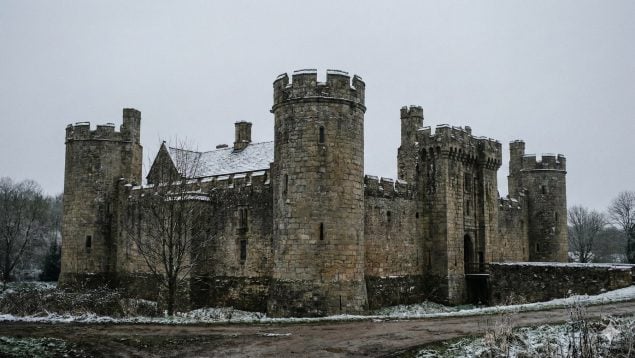 Castillo, invierno, pueblo