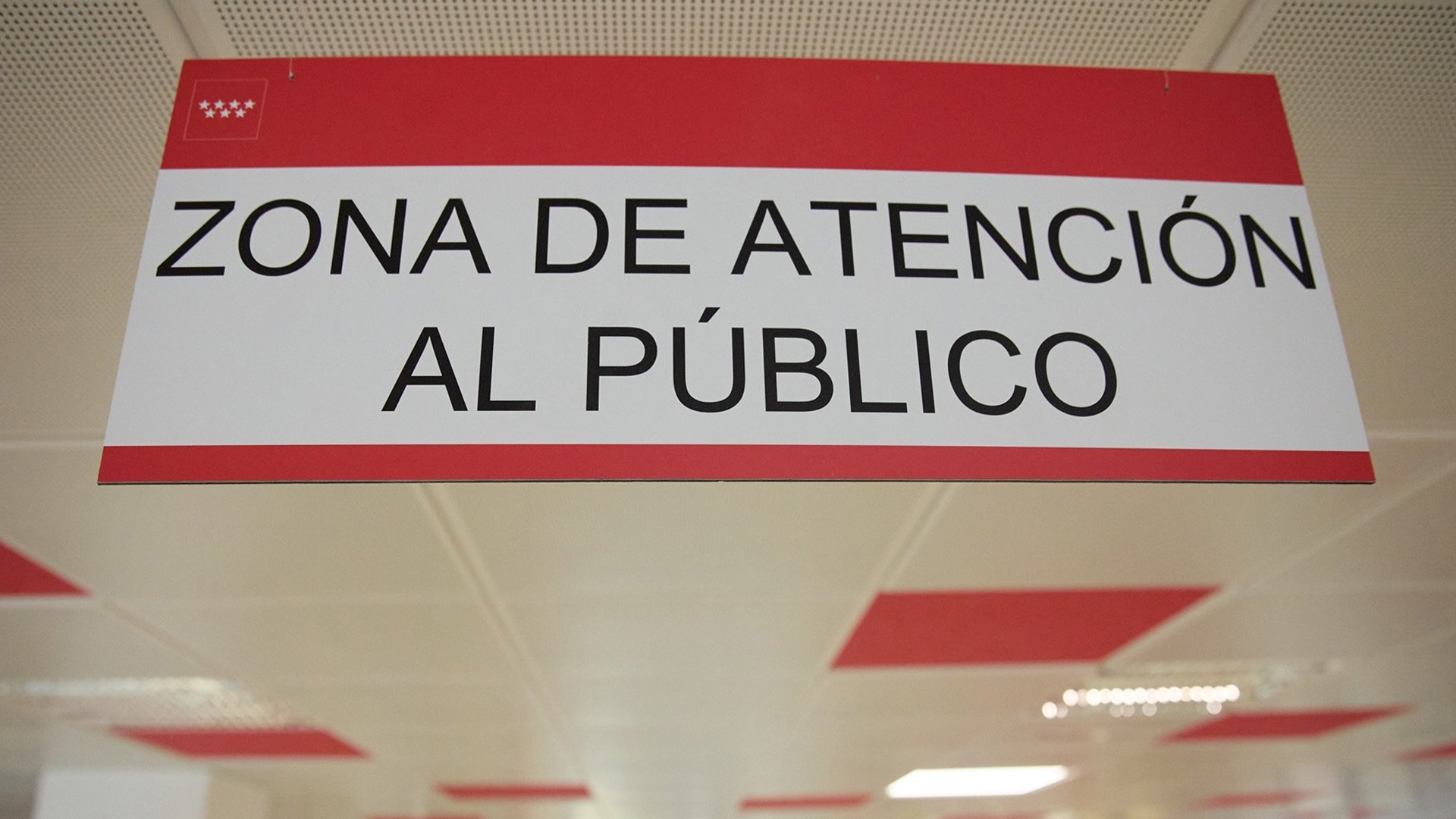 La regularización masiva pone contra las cuerdas a los funcionarios: El aluvión de solicitudes será histórico