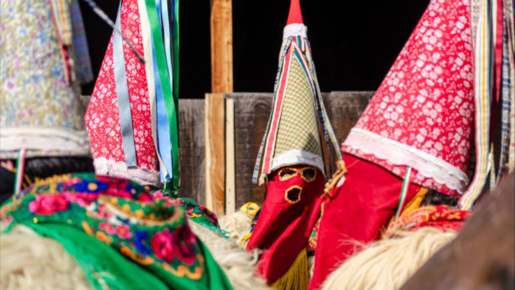 Los Joaldunak: el ejército de hombres-oveja que sólo verás en Carnaval en estos pequeños pueblos