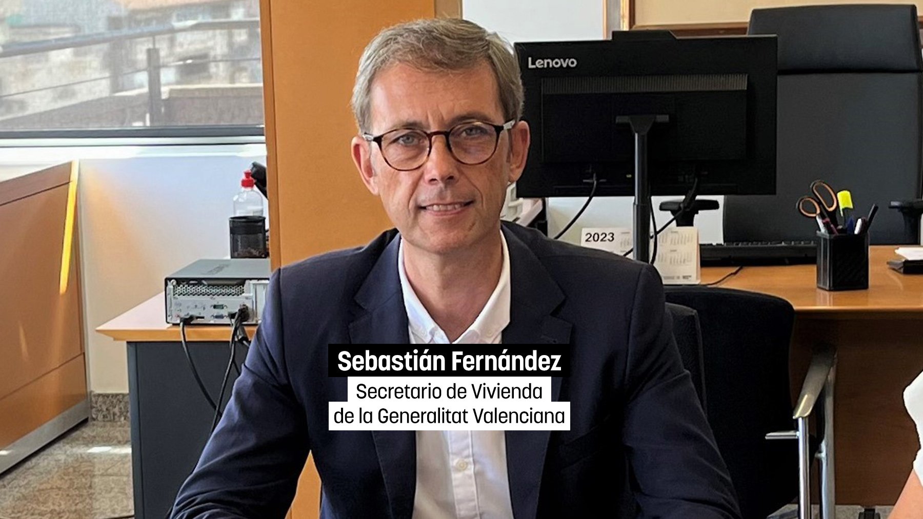 Expedientado un funcionario por tramitar a su mujer una vivienda protegida del escándalo en Alicante