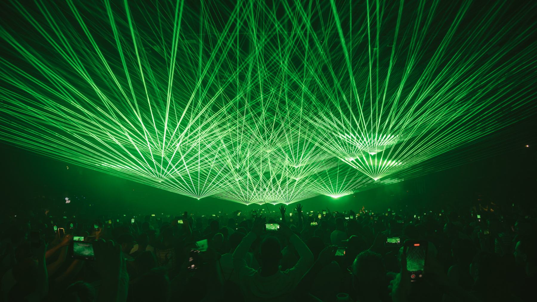 Música electrónica a ritmo de renovables: la mítica Fabrik genera con fotovoltaica el 40% de su energía