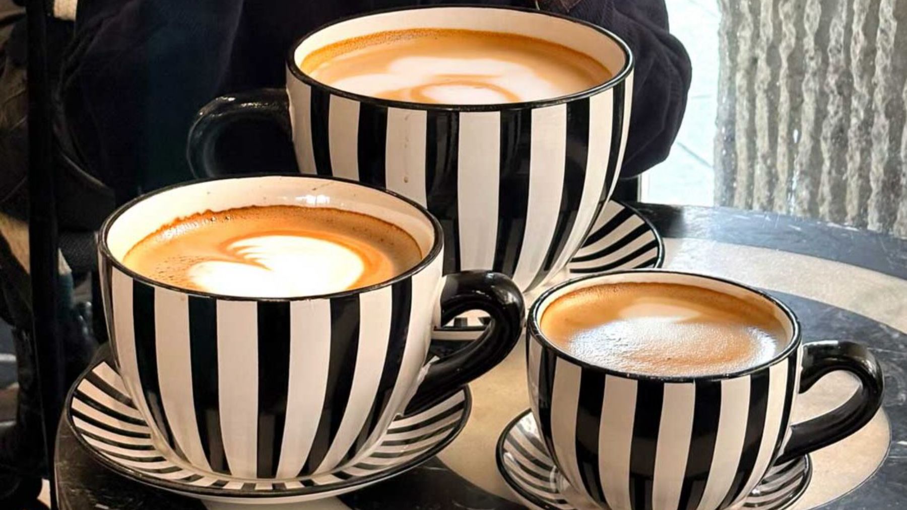 El café XXL de Cristina Oria que ya es viral en Madrid: el sueño de los más cafeteros