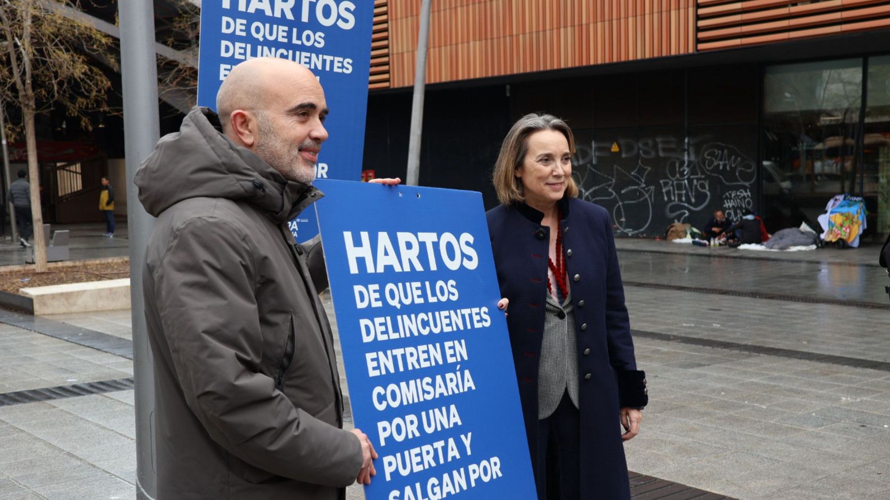 El PP pide a Collboni habilitar los centros de la Guardia Urbana para frenar la delincuencia en Barcelona