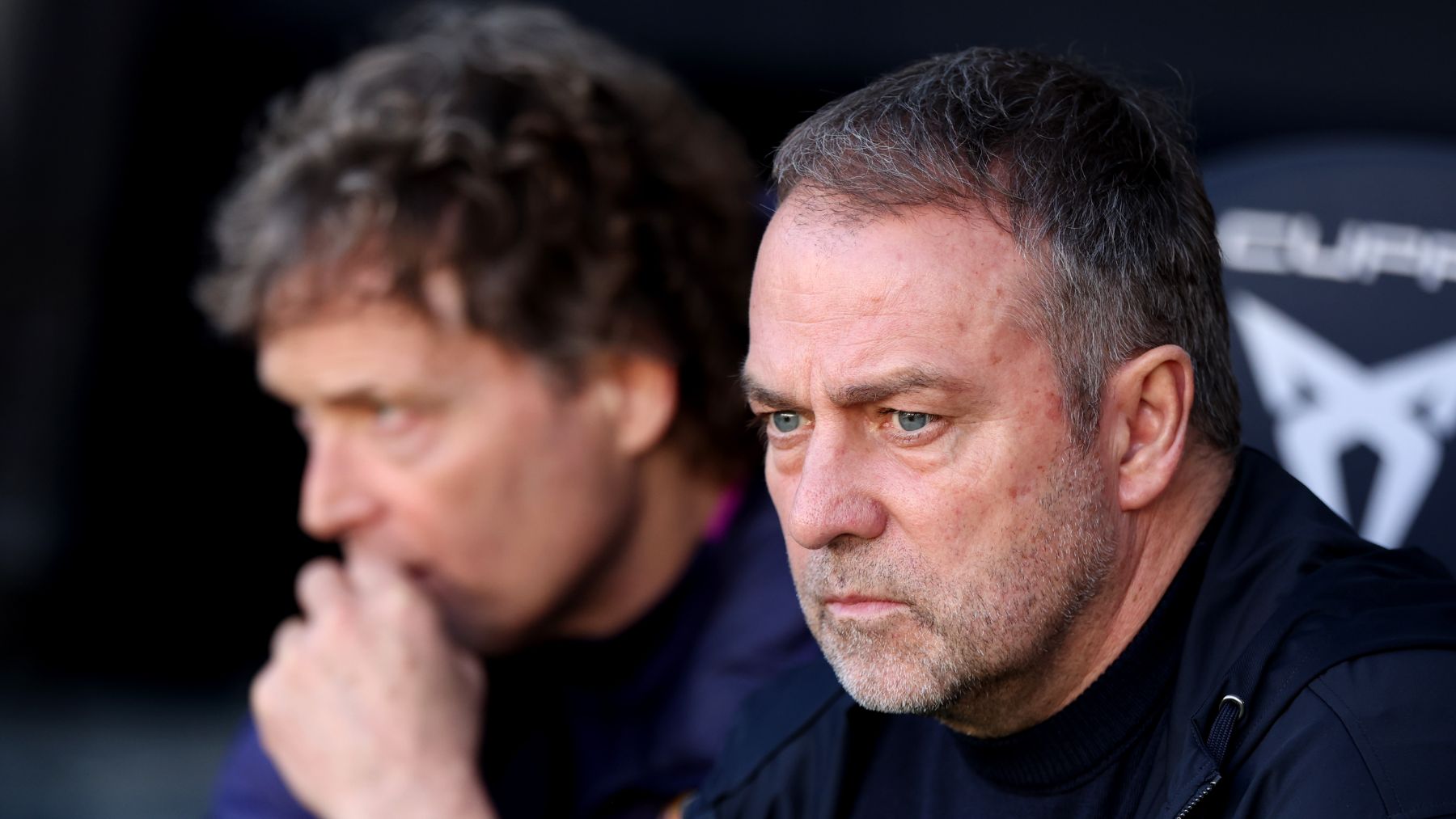 Flick advierte a su equipo y saca el