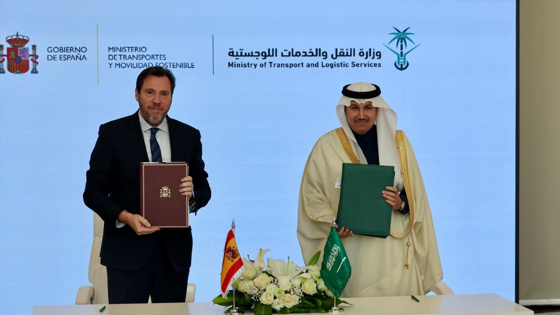 Renfe seguirá operando el AVE a La Meca hasta 2038 y compra 20 trenes a Talgo