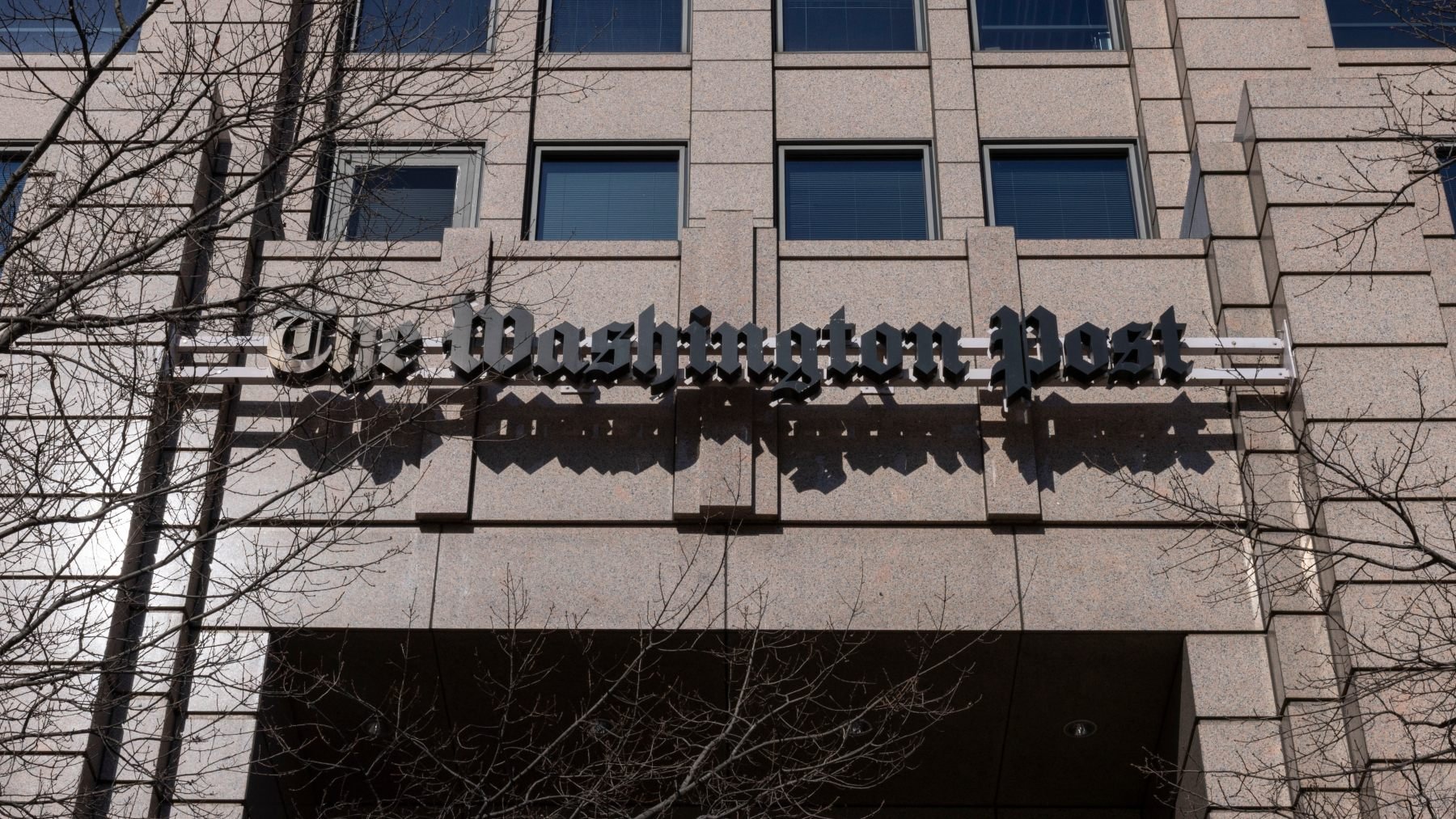 Dimite el director de