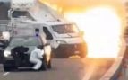 Espectacular asalto a un furgón blindado con explosivos y metralletas en una autopista en el sur de Italia