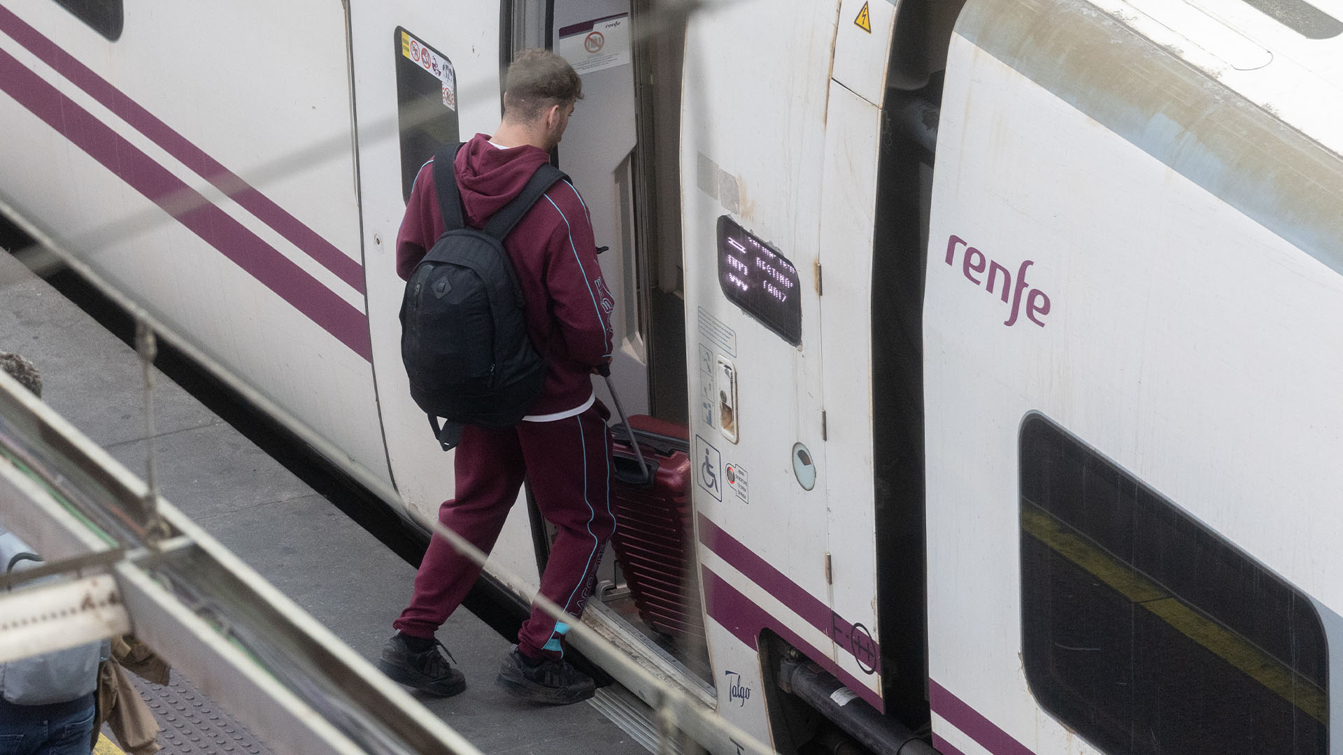 La circulación de trenes de Renfe cayó un 9% en enero por el deterioro de las infraestructuras