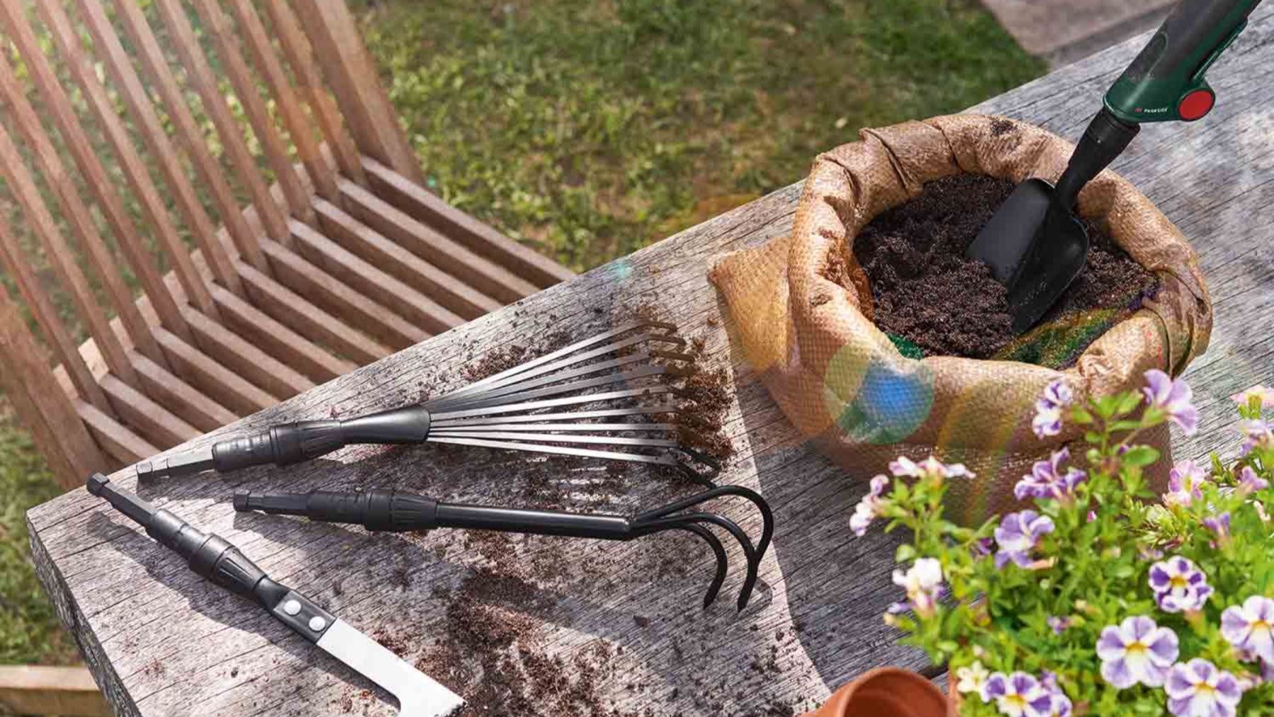 Lidl revienta a Leroy Merlin y liquida el set de herramientas para jardinería al 50% a precio de risa