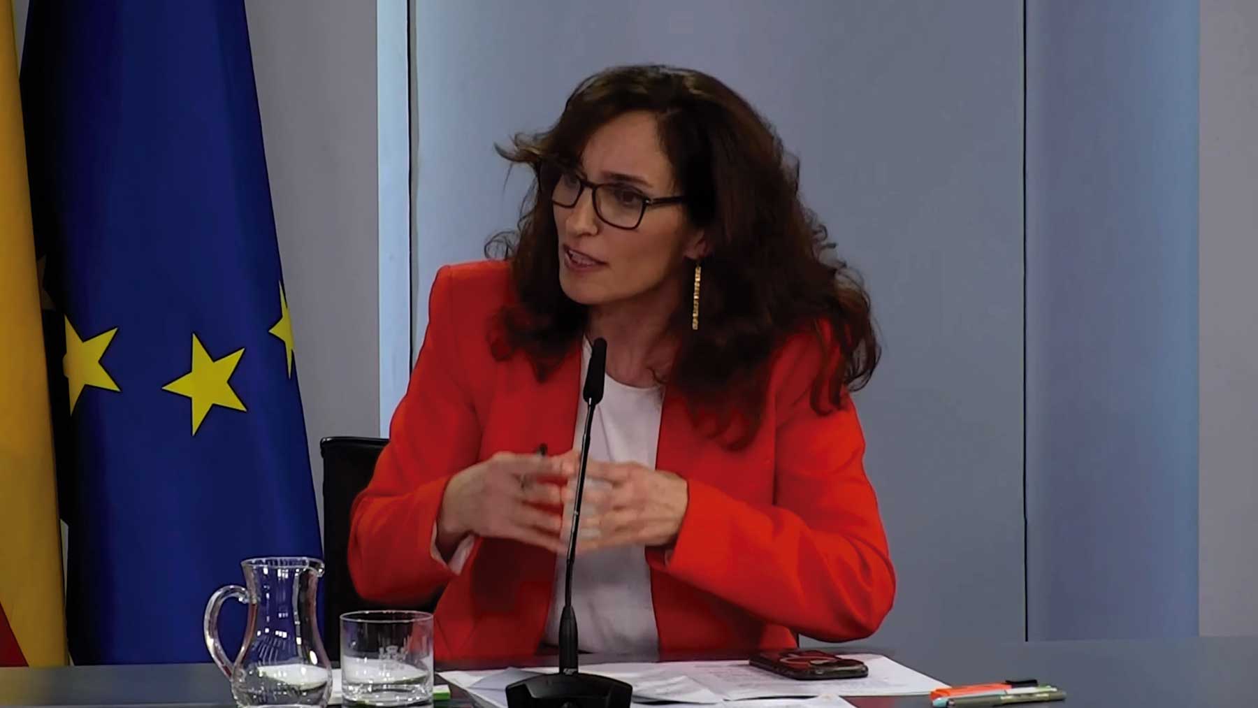 Mónica García delira en Moncloa para defender su nueva coalición de izquierdas: Somos átomos progresistas