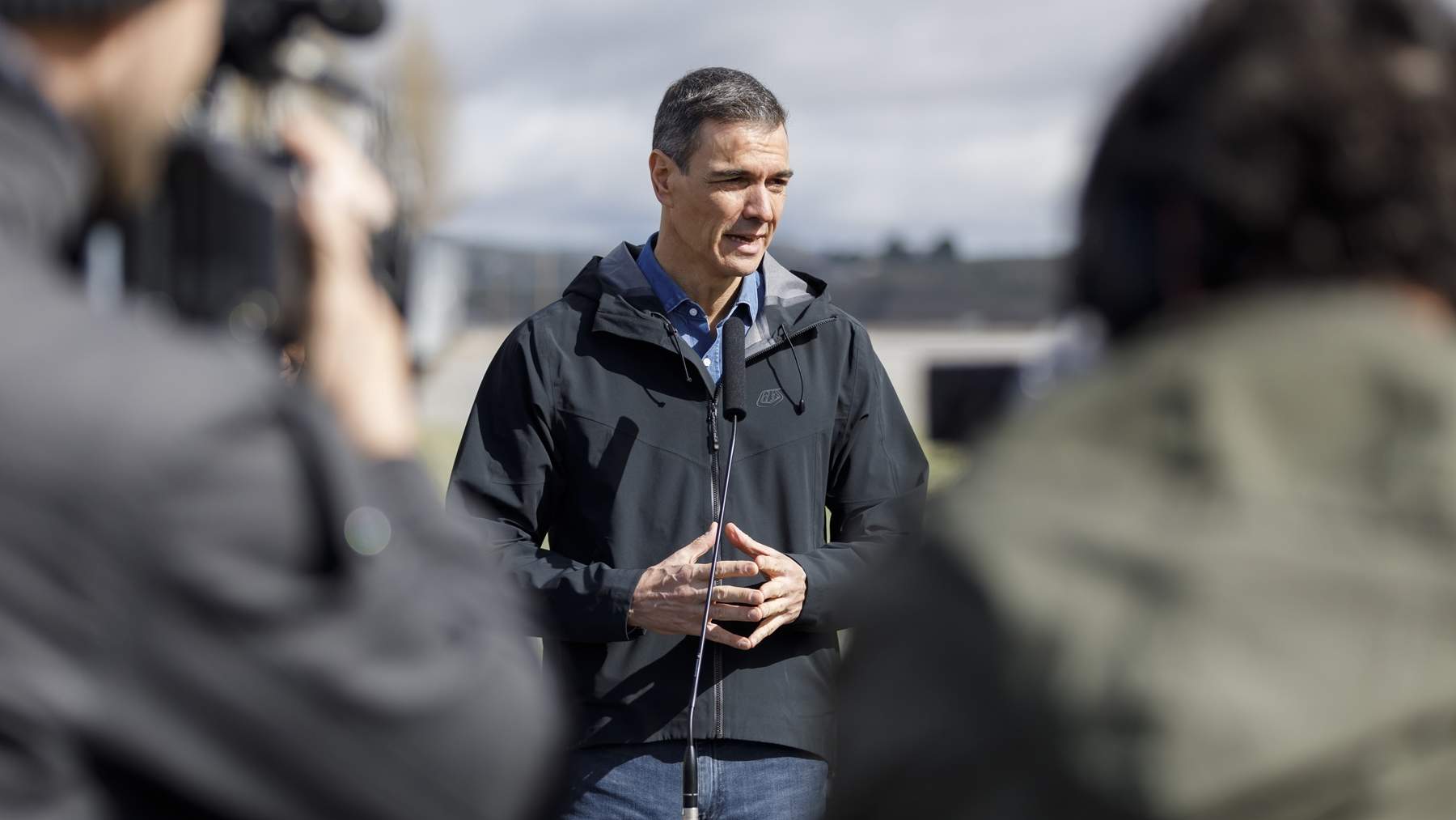 El Gobierno anuncia otra paga y prepara mejoras en el ingreso mínimo mientras presume de empleo y PIB