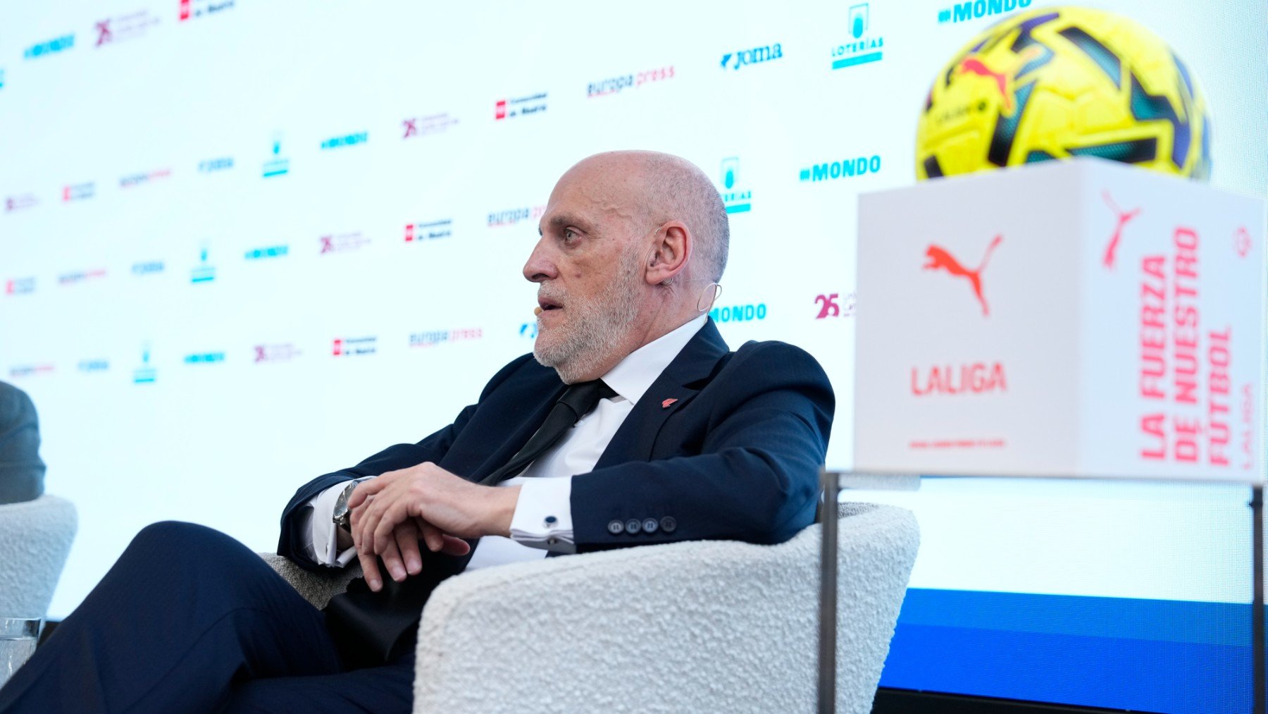 La Liga de Tebas se entrega a los paraísos fiscales: firma con una empresa de cripto de las Islas Caimán