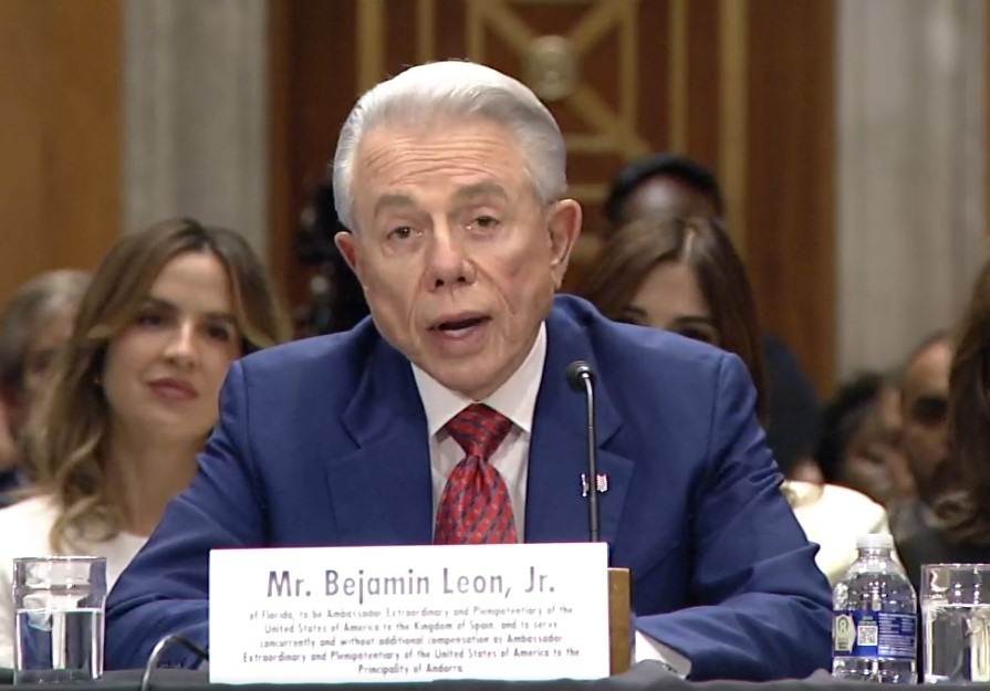 General Dynamics utiliza al embajador de EEUU en España para presionar por los contratos de Defensa