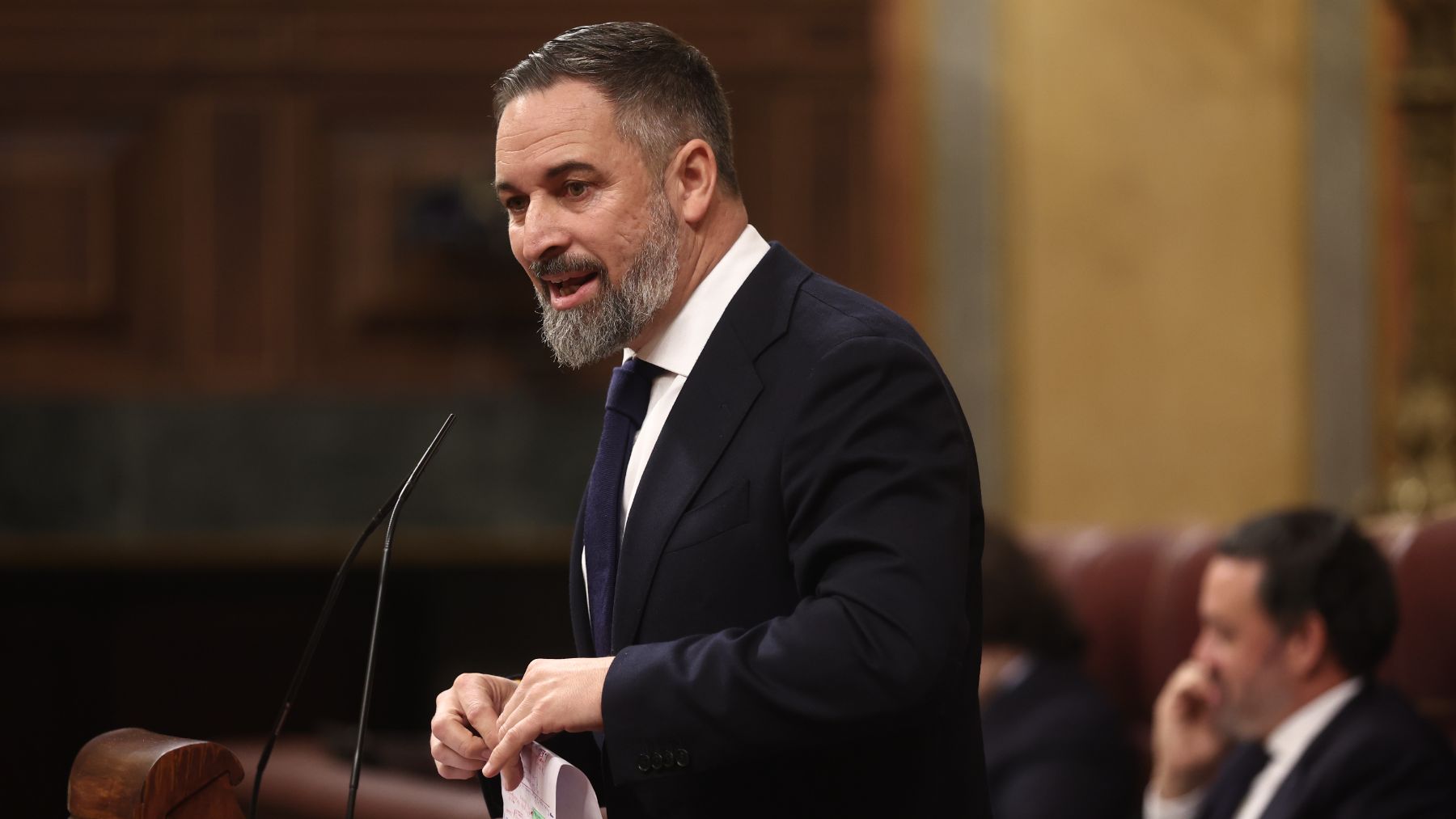 Abascal retrata a Sánchez: Bajar la velocidad de los trenes es una autoinculpación clarísima