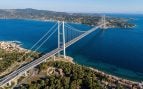Así se verá el puente colgante de 3300 metros de longitud que conectará Sicilia y la península. (Foto: representación)