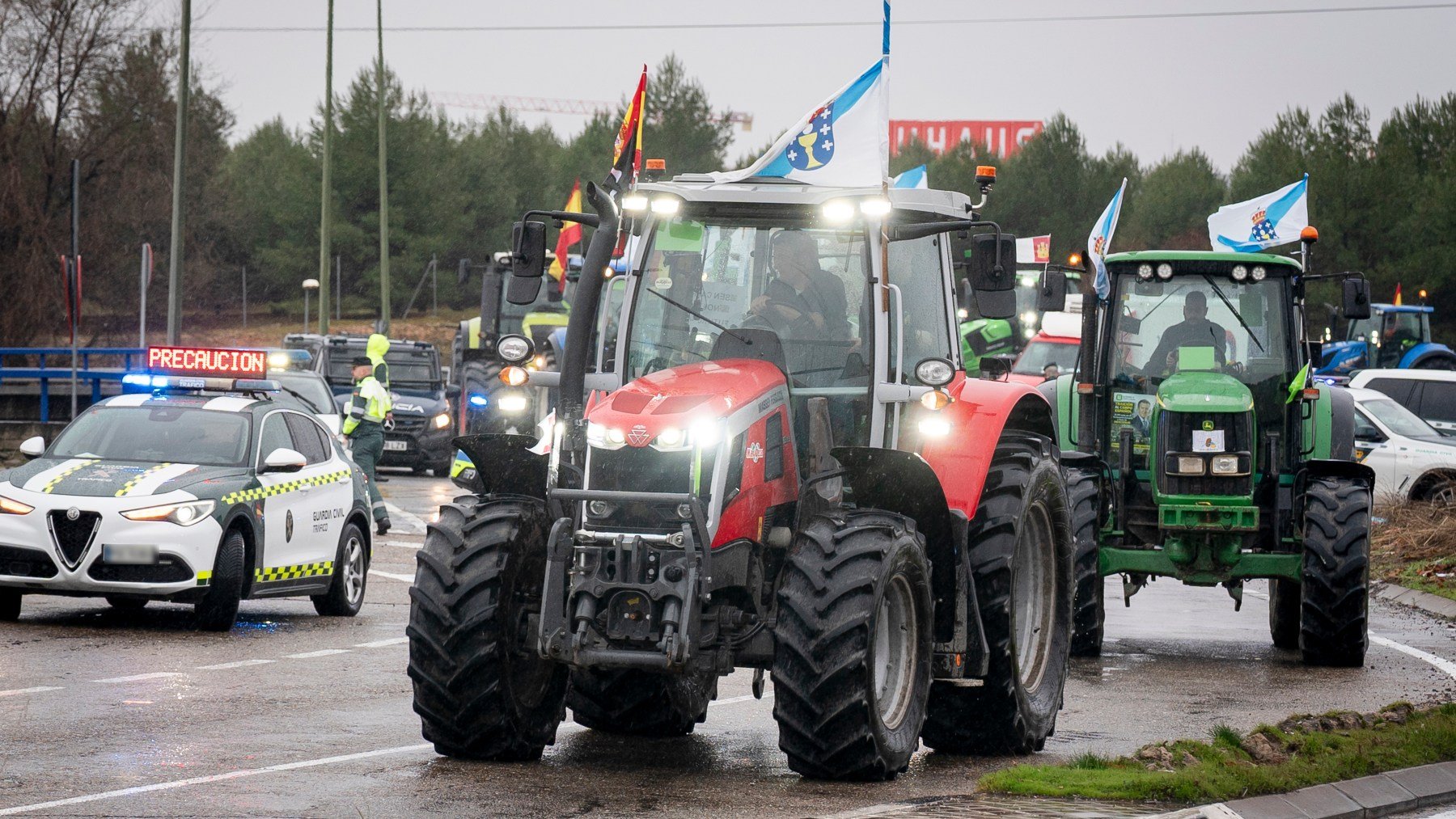 El campo colapsa Madrid con 500 tractores al grito de ¡Pedro Sánchez hijo de puta!