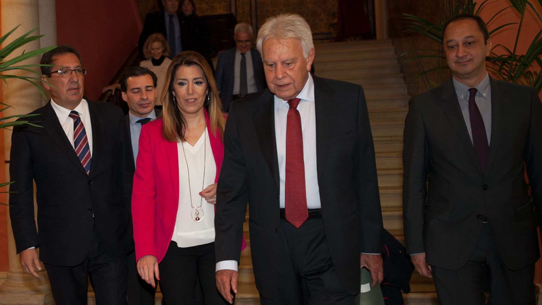 Susana Díaz considera que Felipe González se ha ganado el derecho a decir lo que piensa sobre Sánchez