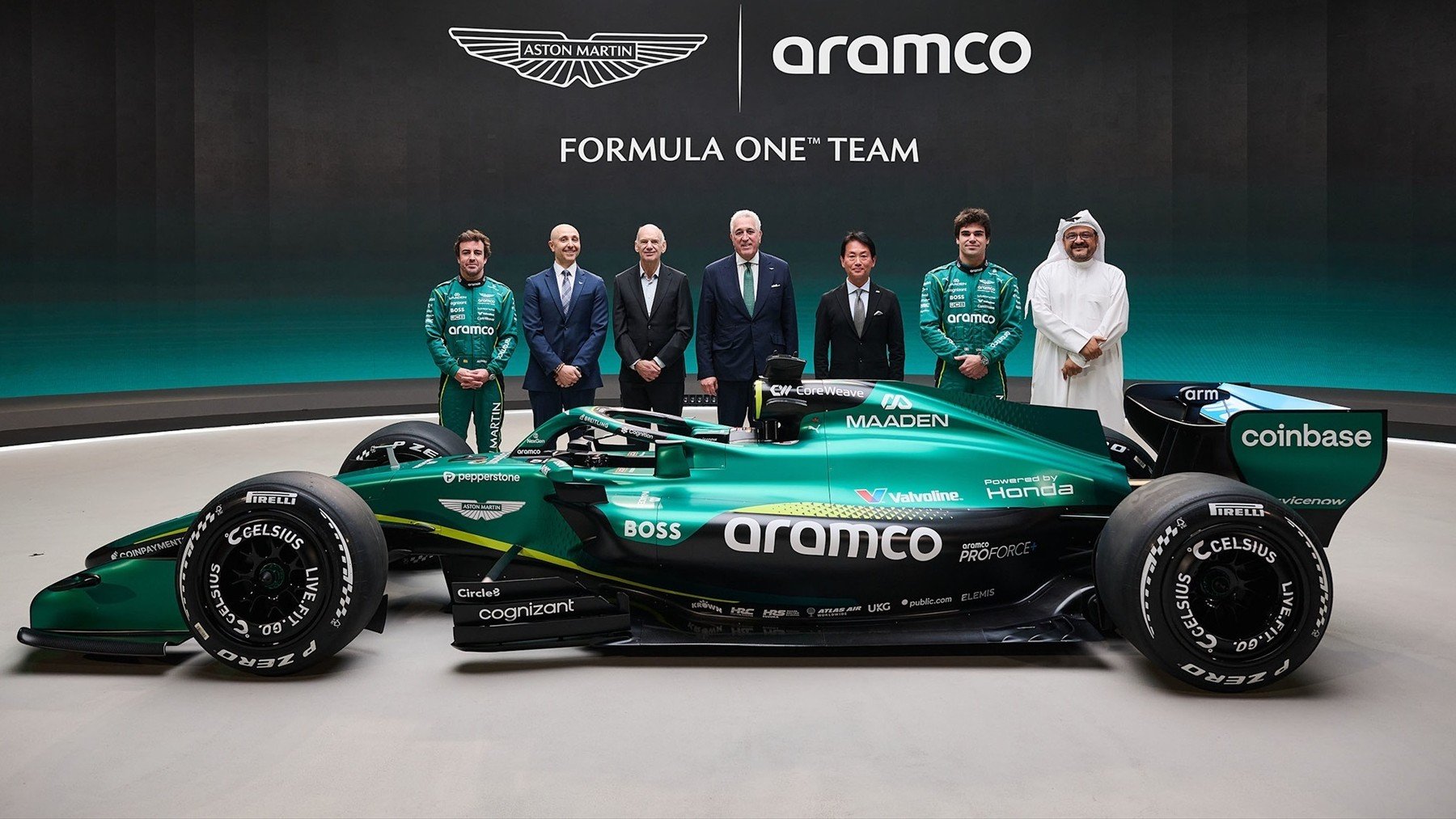 La presentación del nuevo Aston Martin de Fernando Alonso. (Europa Press)