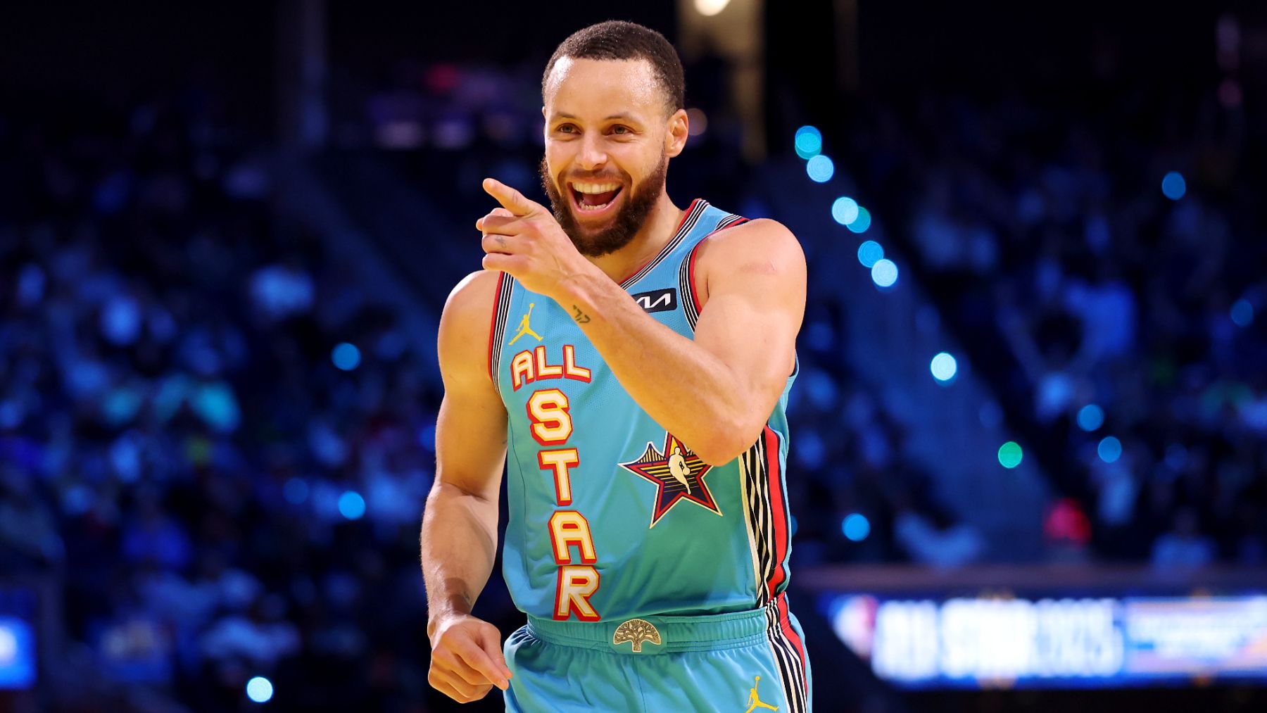 Stephen Curry celebra una canasta durante el All-Star de la NBA. (Getty)