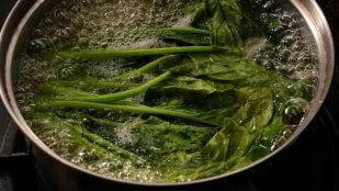 Cocer espinacas