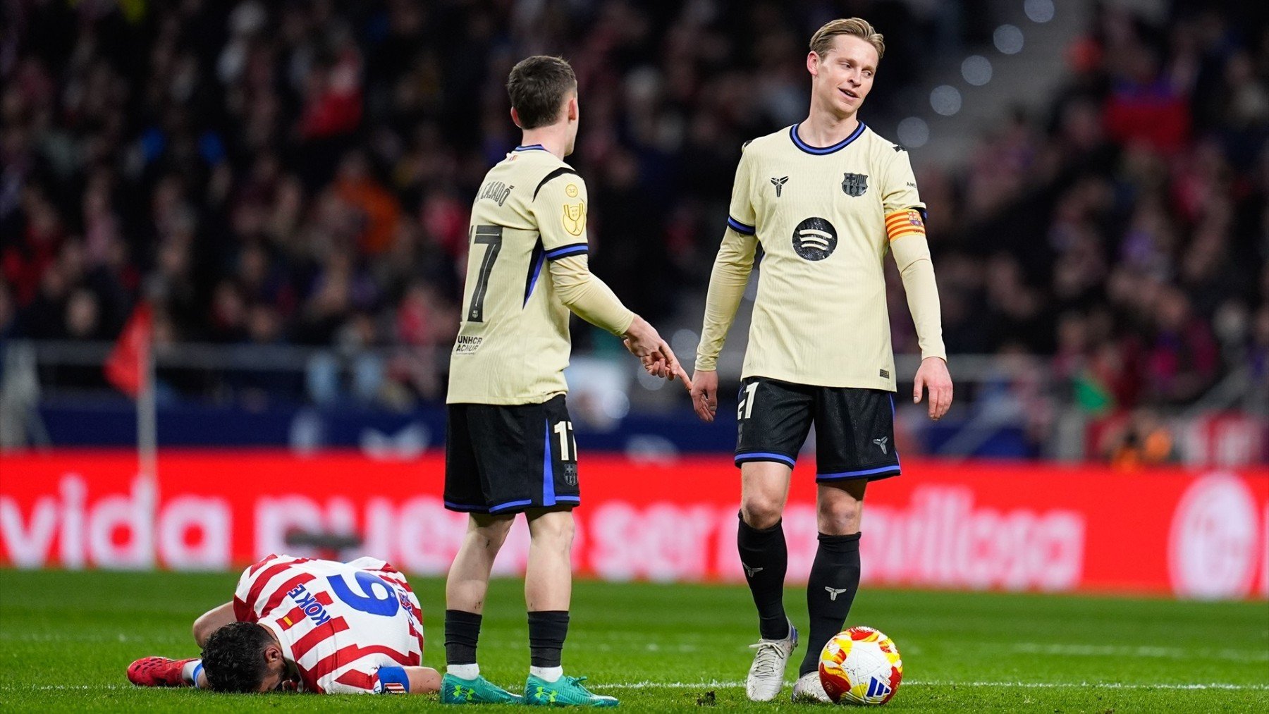 De Jong no se cree las líneas del VAR en el gol anulado al Barça: “Si no es IA, es un escándalo”