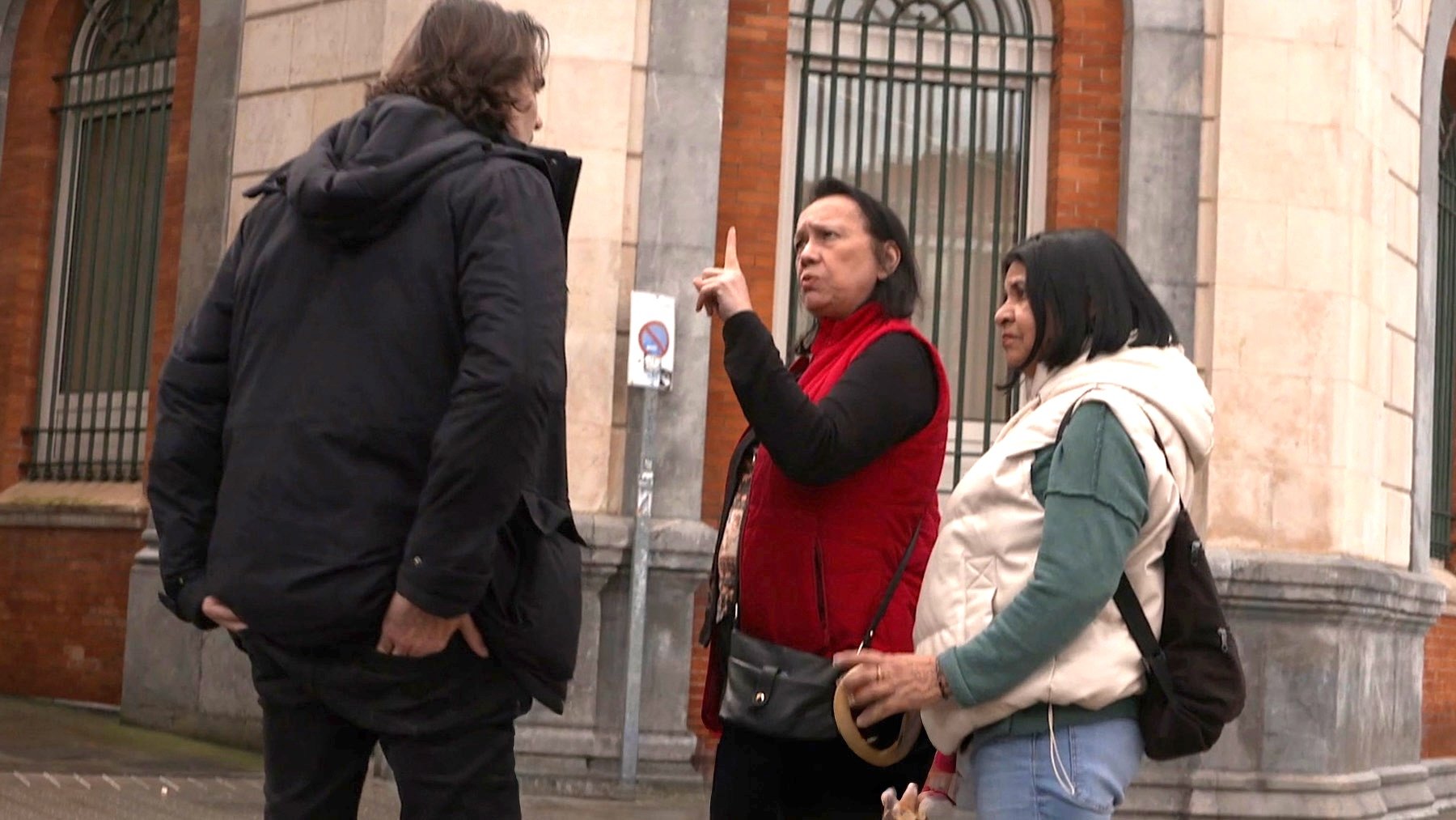 OKDIARIO localiza a la hermana de Diosdado Cabello en Bilbao y sus gorilas nos agreden: ¡A mí no me grabes!