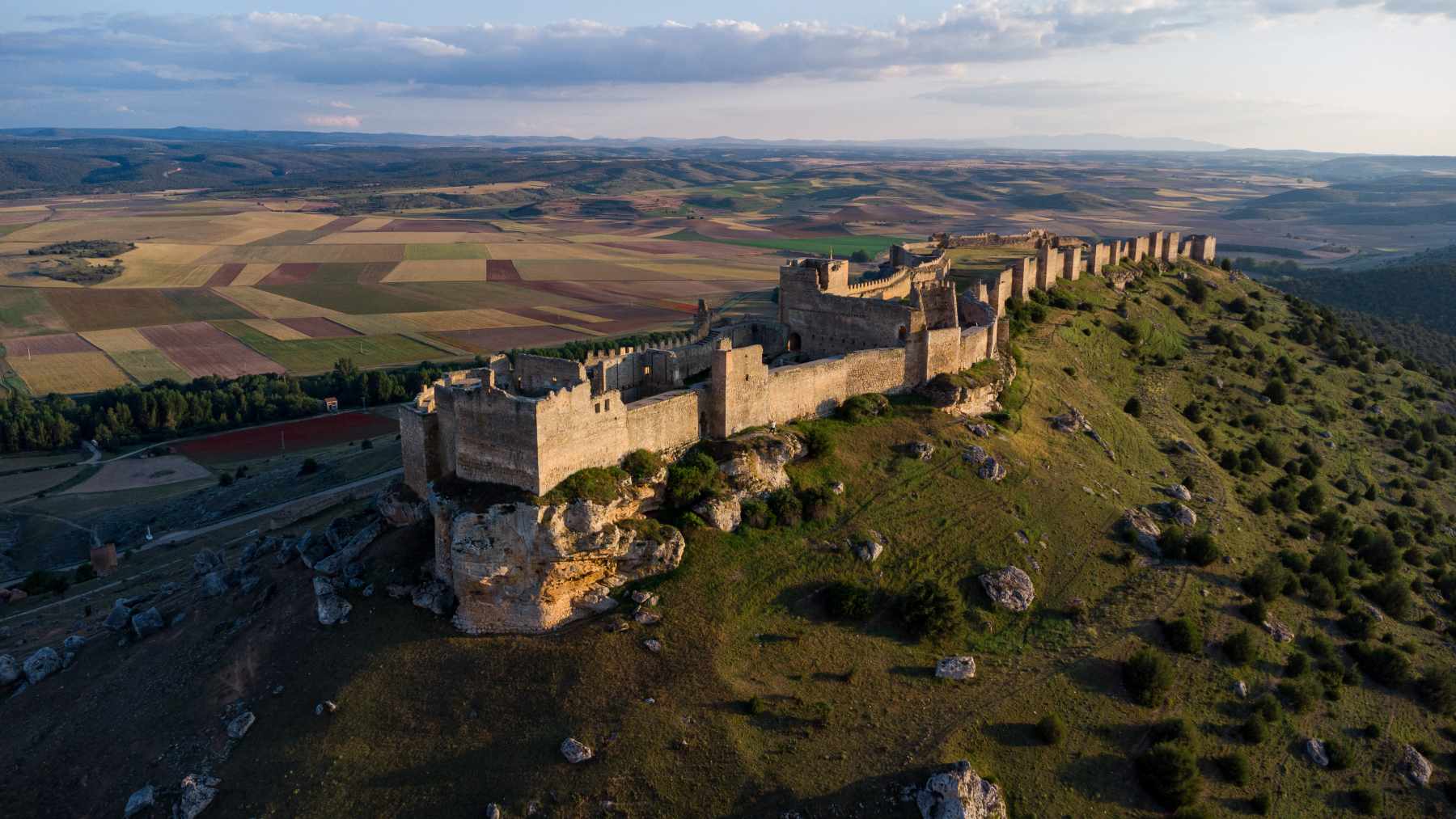 Castillo de Gormaz: la historia de la fortaleza califal más grande de Europa