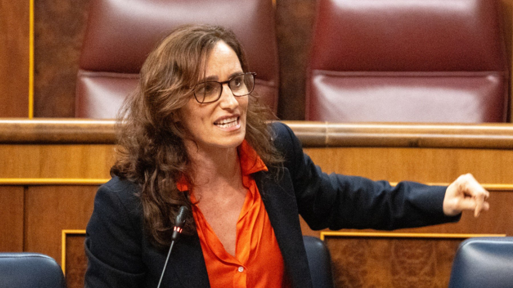 Los médicos endurecen el pulso con Mónica García: No vamos a parar, huelga indefinida y su dimisión