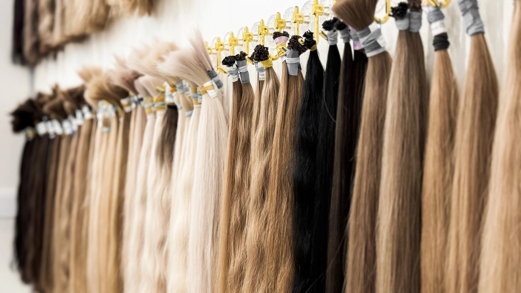 Científicos detectan químicos peligrosos en extensiones de pelo: sustancias más dañinas y cómo evitarlas