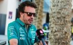 Fernando Alonso, en una rueda de prensa con Aston Martin. (Europa Press)
