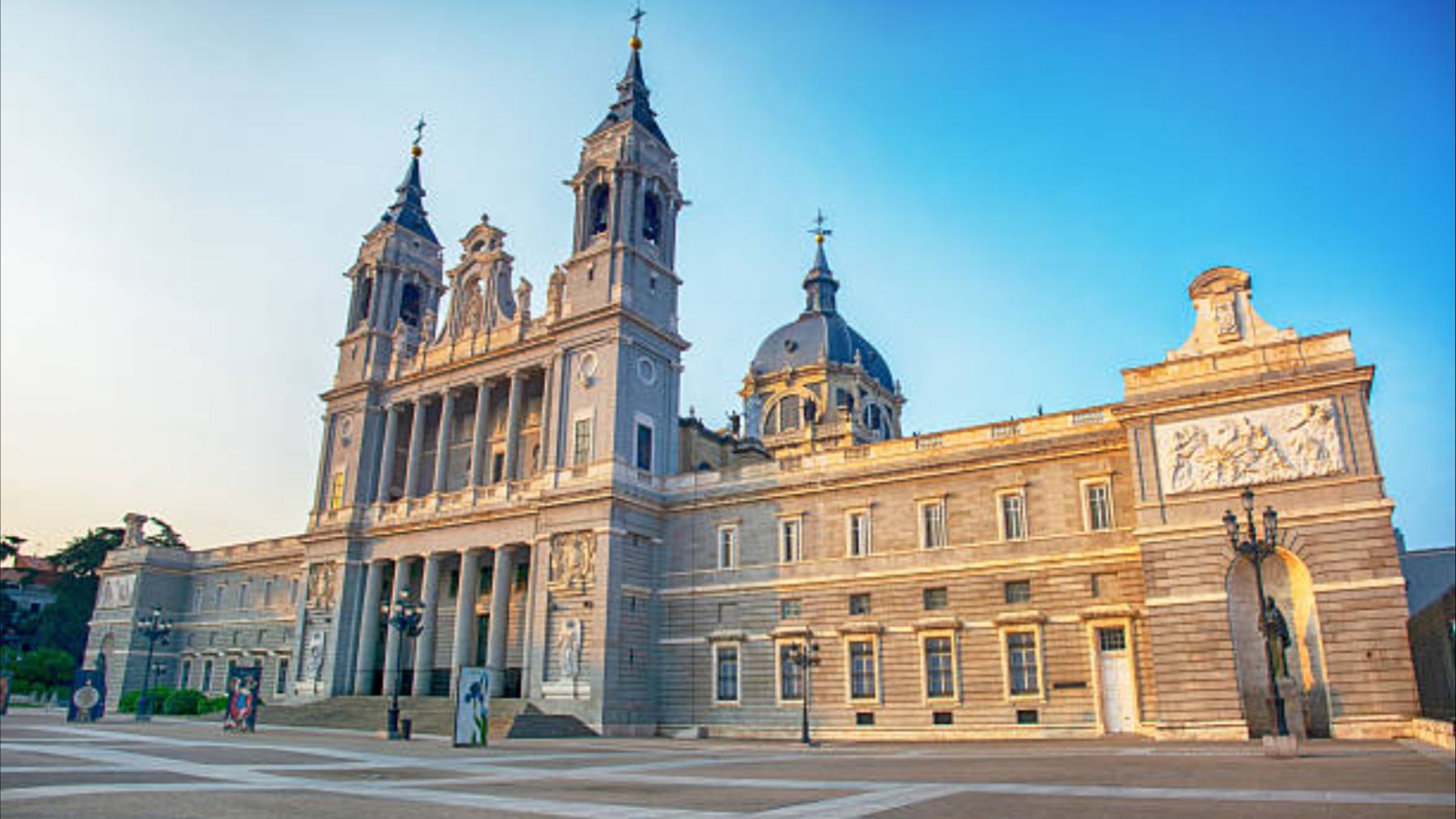 Horario de misas del Miércoles de Ceniza en la catedral de la Almudena de Madrid