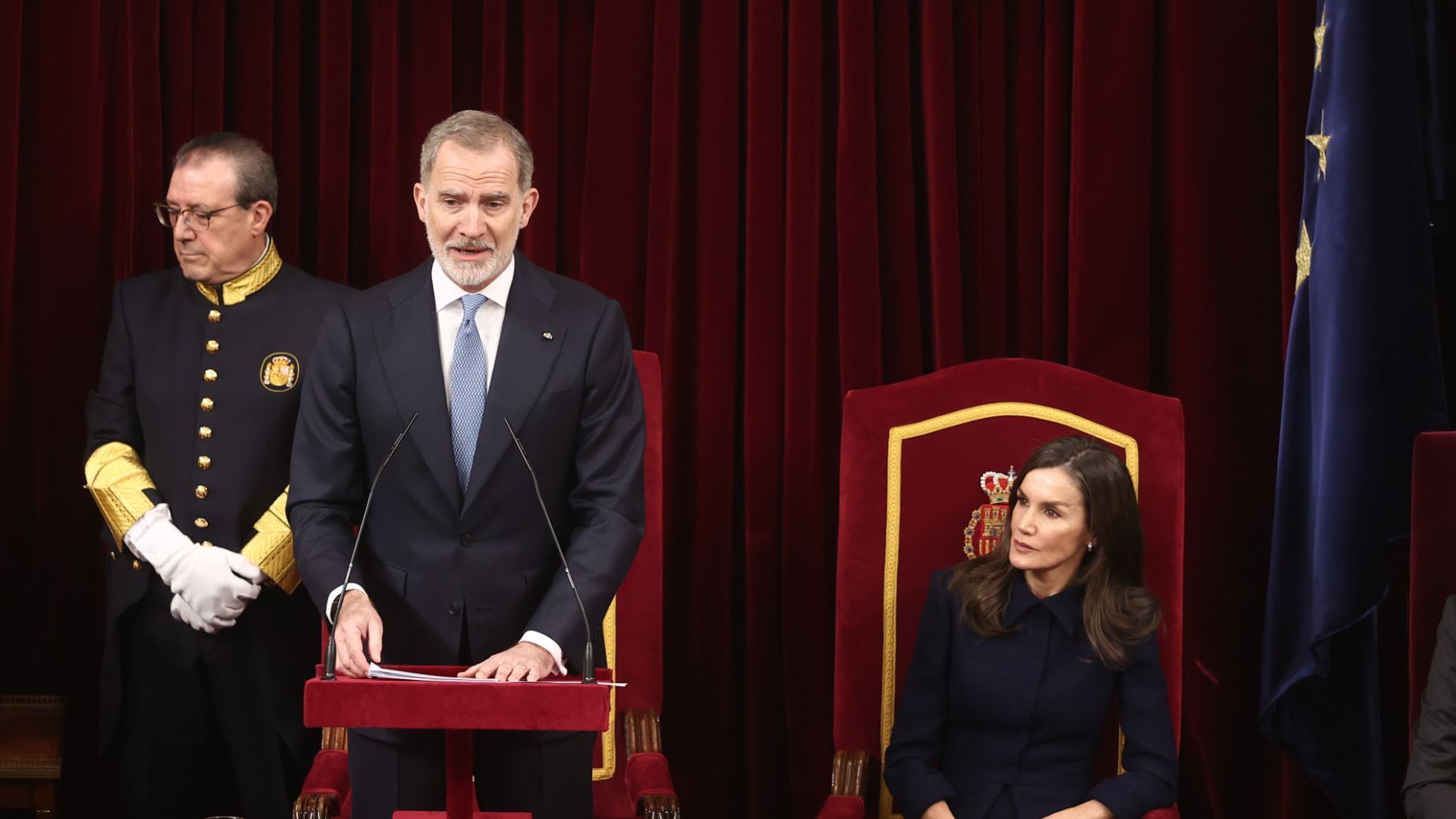 El Rey ante Sánchez en el Congreso: La mejor manera de conmemorar la Constitución es cumplirla