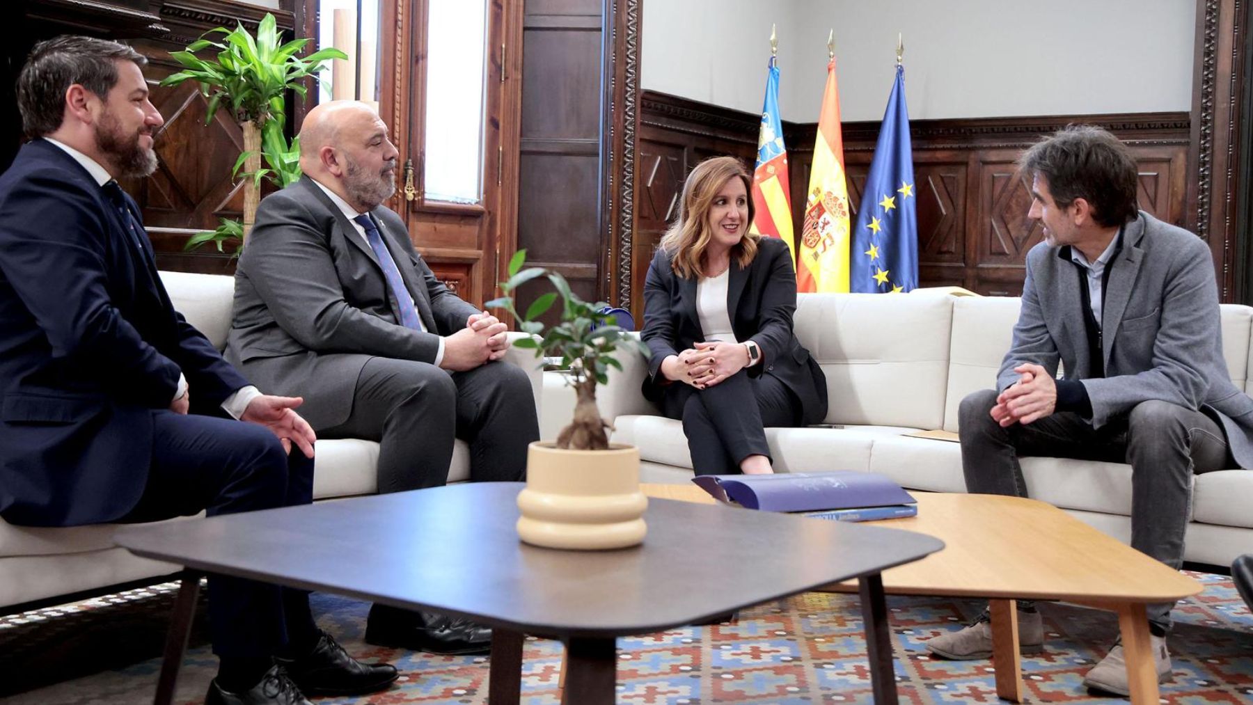 El alcalde de Palma de Mallorca y la alcaldesa de Valencia, este miércoles, en la reunión que han mantenido.