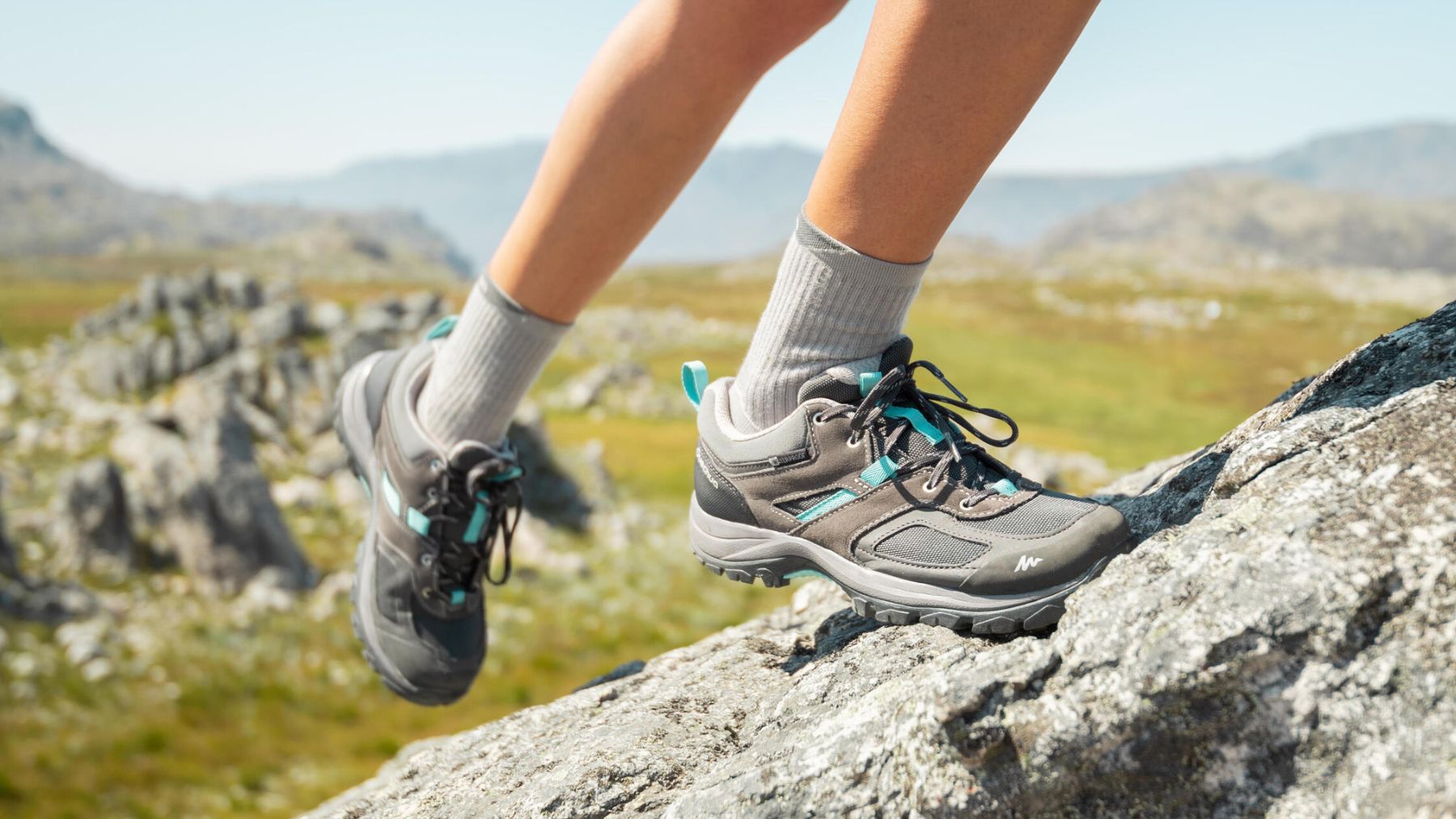 Parecen Columbia pero son de Decathlon: las zapatillas cómodas y waterproof de mujer para caminar en montaña