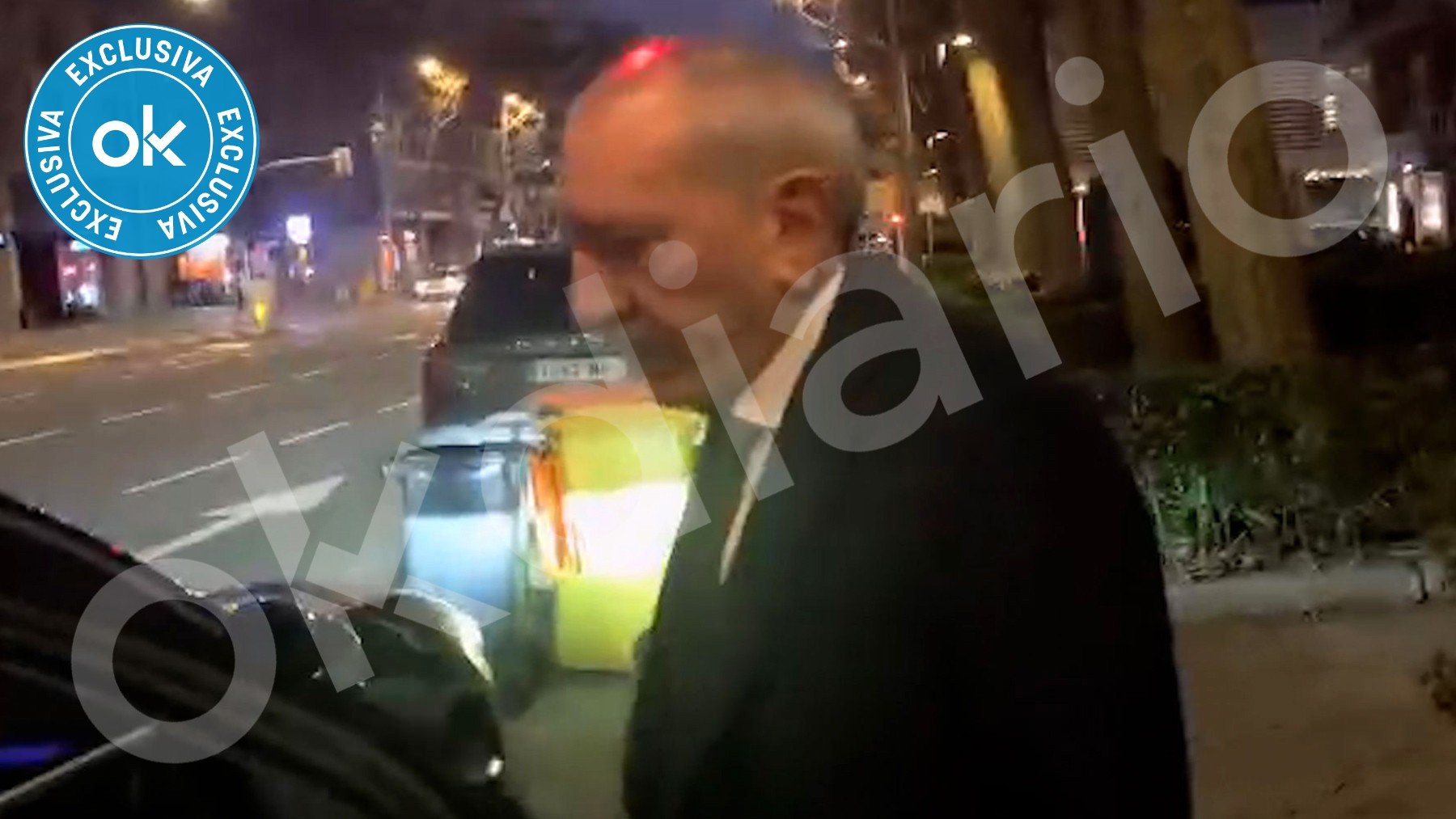 OKDIARIO sorprende al DAO dimitido por violación usando coche oficial y escolta pese a haber abandonado el cargo