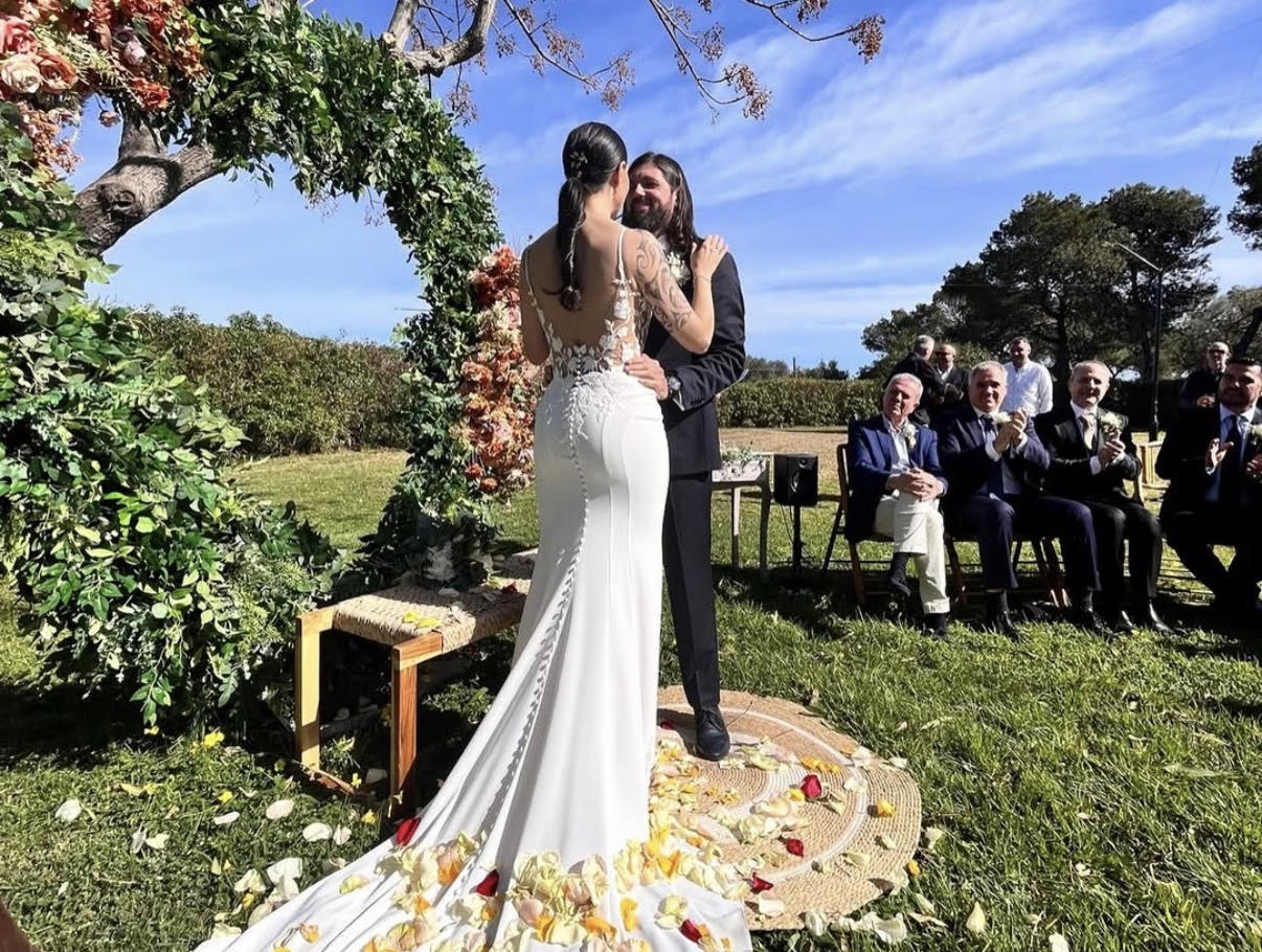 Los policías Toni Izquierdo y Marga Bonnín, el día de su boda.