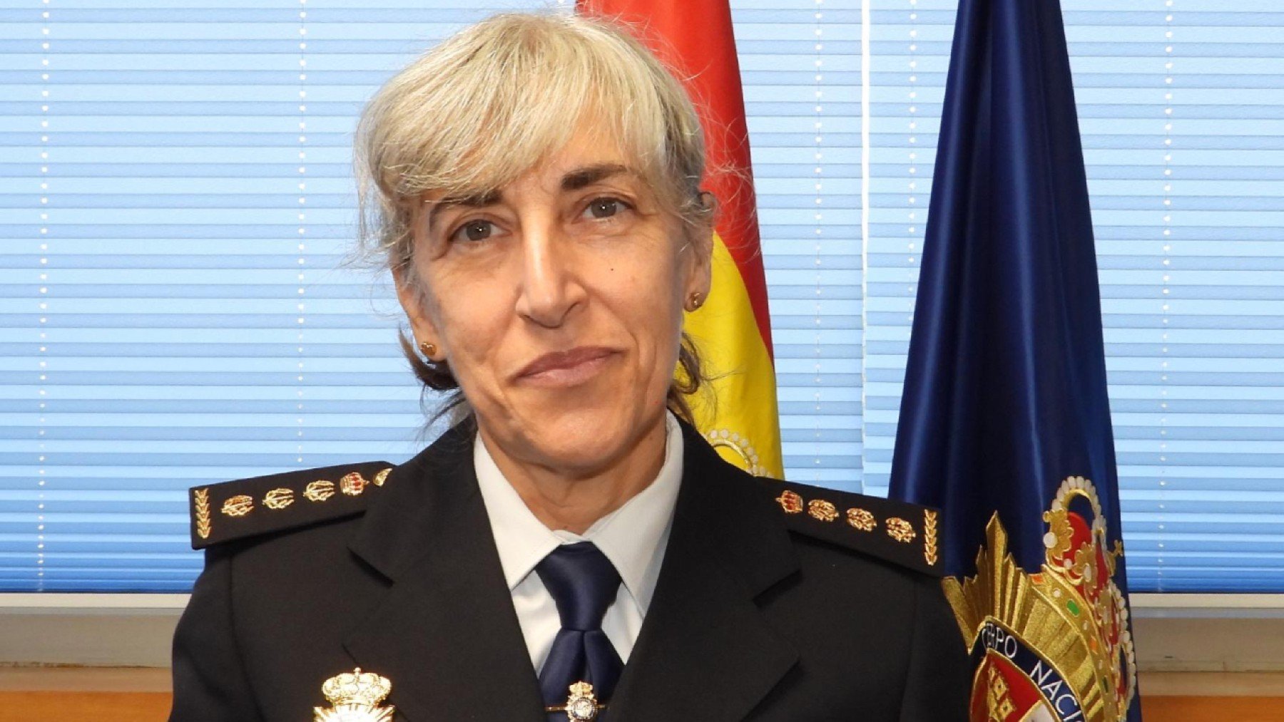 La nueva DAO de la Policía contacta con la agente violada para ponerle protección policial