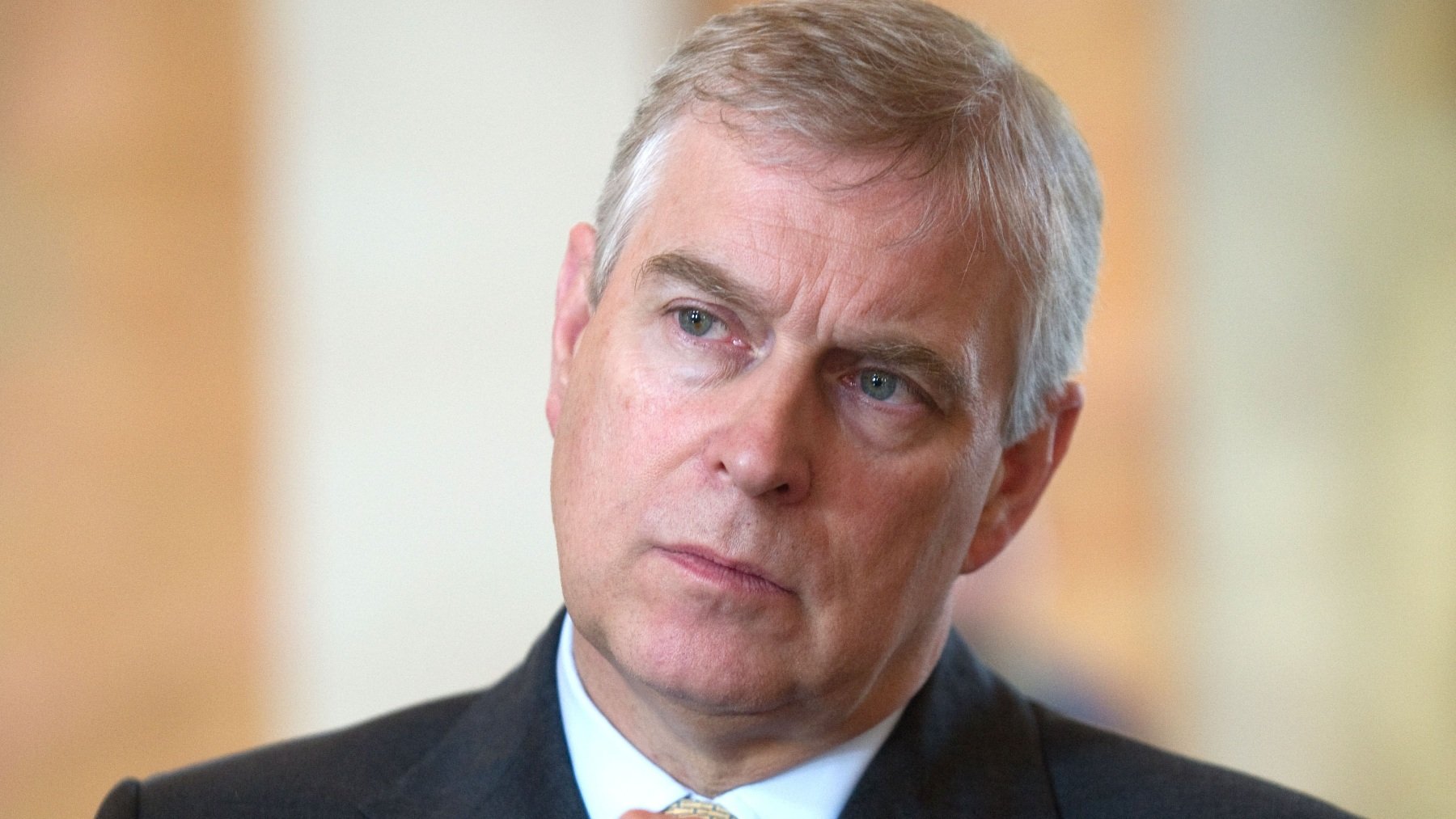 Detenido el príncipe Andrés, hermano del rey de Inglaterra, en pleno escándalo por el