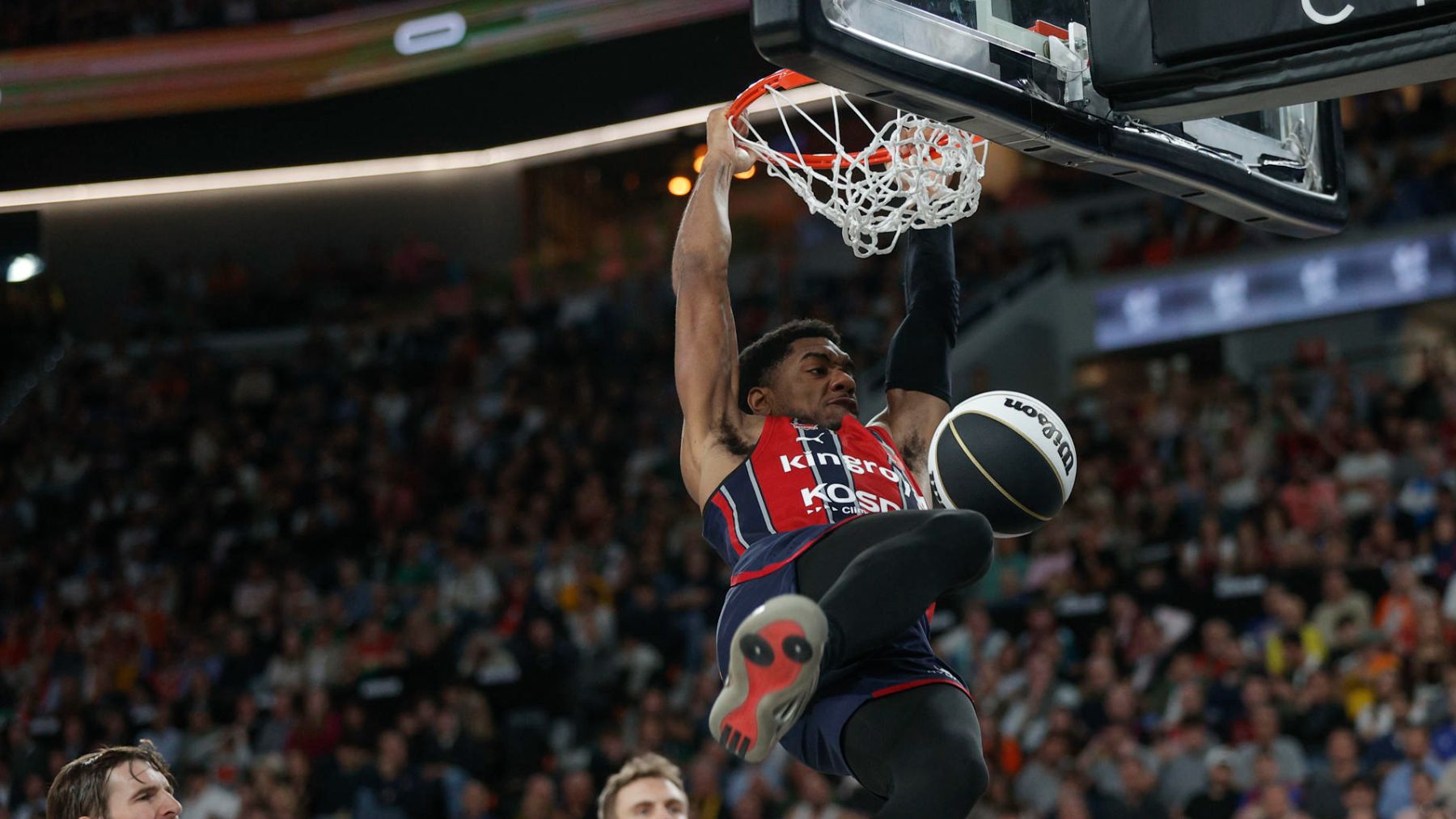 Forrest mete a Baskonia en semifinales cinco años después machacando al Tenerife