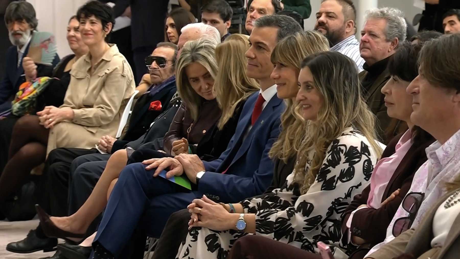 La pentaimputada Begoña Gómez reaparece con Sánchez en un acto en La Moncloa tras cinco meses desaparecida