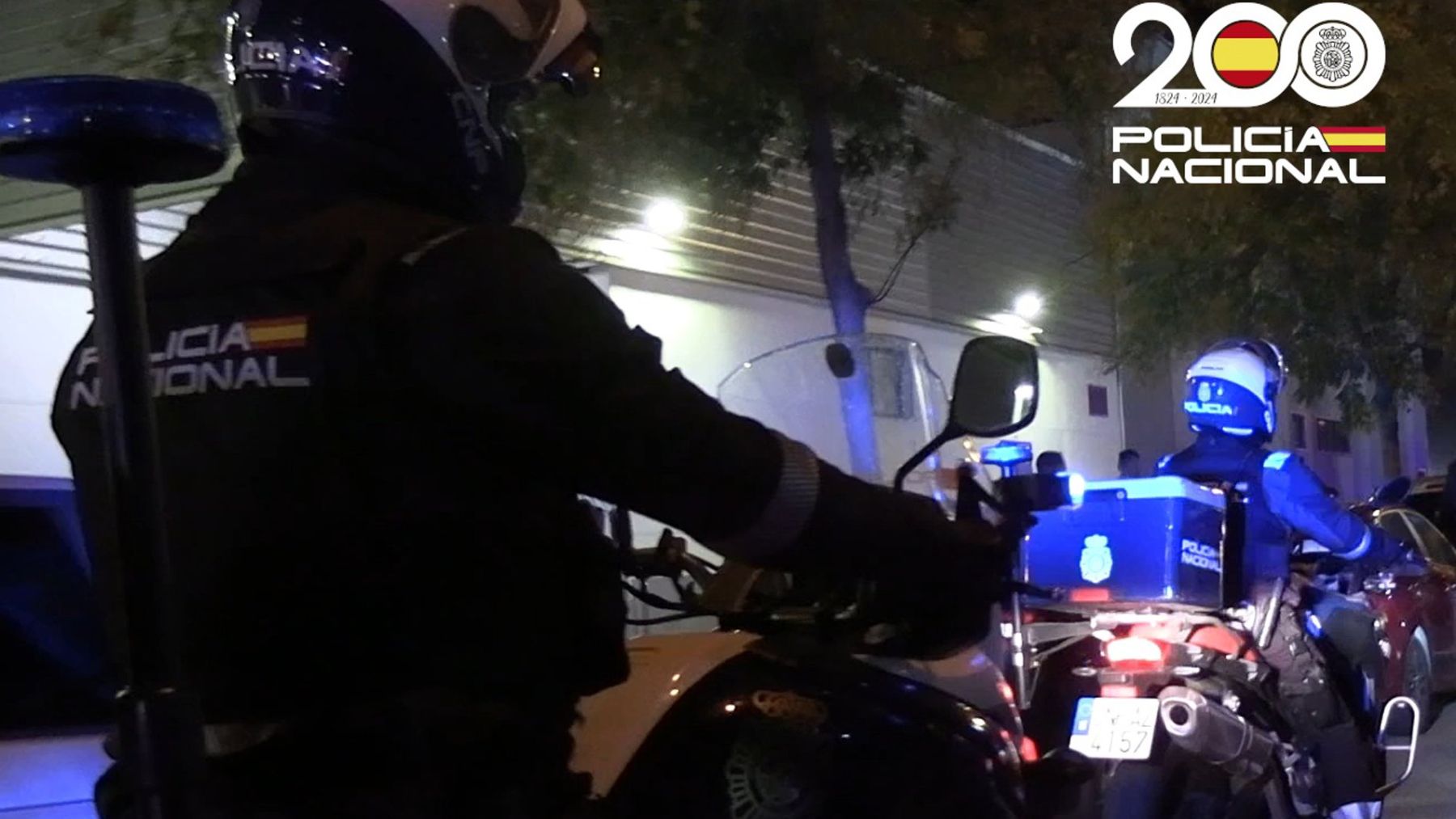 Dos jóvenes en patinete dan una violenta paliza a un sintecho en el centro de Palma