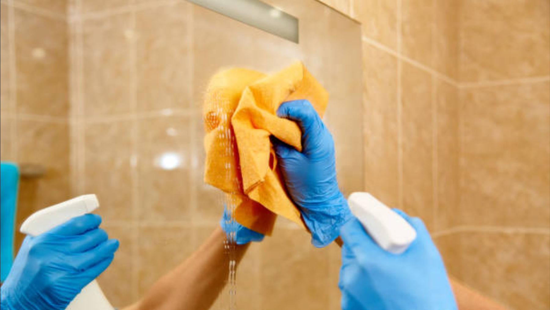 Ni pelusas ni restregones: la joya oculta de la sección de limpieza de Mercadona para unos espejos de revista