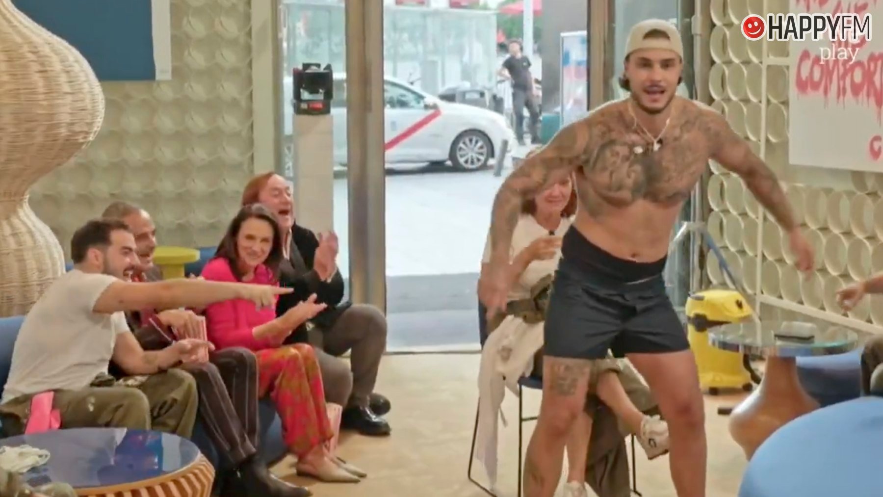 Carlo Costanzia sorprende en